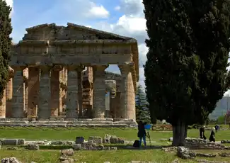 Paestum: Skip The Line Ticket + Hin- und Rückfahrt von Neapel mit dem Zug, Paestum, Italien. Paestum: Skip The Line Ticket + Hin- und Rückfahrt von Neapel mit dem Zug, Paestum, Italien.