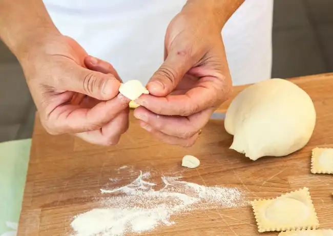 Neapel: Pasta- und Tiramisu-Kurs in kleiner Gruppe mit 4-Gänge-Menü, Neapel, Italien. Neapel: Pasta- und Tiramisu-Kurs in kleiner Gruppe mit 4-Gänge-Menü, Neapel, Italien.
