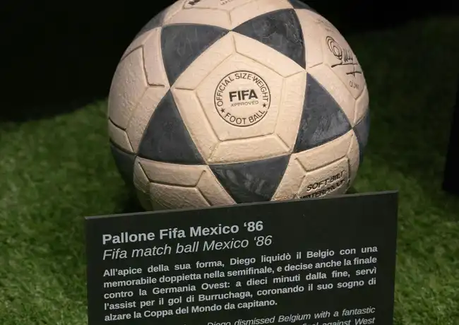 Museo Maradona: Fast-Track-Eintritt + Führung + Audioguide-App, Neapel, Italien. Museo Maradona: Fast-Track-Eintritt + Führung + Audioguide-App, Neapel, Italien.