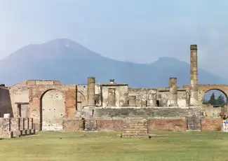 Pompeji, Amalfiküste und Sorrent: Tagesausflug von Rom aus, Rom, Italien. Pompeji, Amalfiküste und Sorrent: Tagesausflug von Rom aus, Rom, Italien.