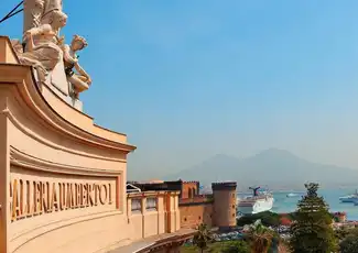 Das Monumentale Neapel von Maradona: Walking Tour, Neapel, Italien. Das Monumentale Neapel von Maradona: Walking Tour, Neapel, Italien.