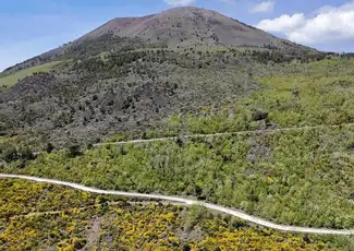 Der Vesuv: Skip The Line Ticket + Bike Tour + Hin- und Rückfahrt mit dem Zug ab Neapel, Neapel, Italien. Der Vesuv: Skip The Line Ticket + Bike Tour + Hin- und Rückfahrt mit dem Zug ab Neapel, Neapel, Italien.