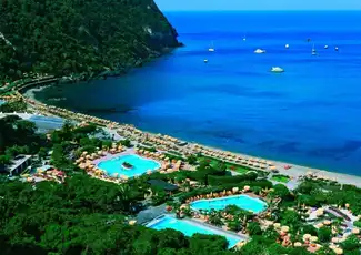 Ischia: Eintritt in die Poseidon-Thermengärten + Tragflächenboot + Transfer, Neapel, Italien. Ischia: Eintritt in die Poseidon-Thermengärten + Tragflächenboot + Transfer, Neapel, Italien.