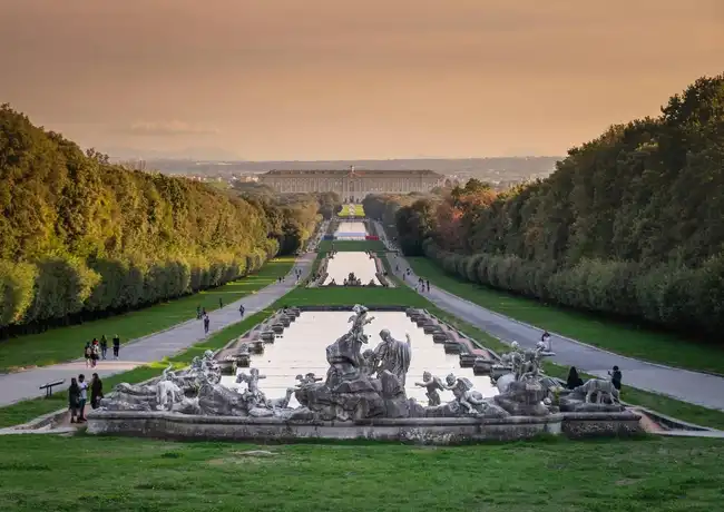 Königspalast von Caserta: Eintritt ohne Anstehen + Führung, Caserta, Italien. Königspalast von Caserta: Eintritt ohne Anstehen + Führung, Caserta, Italien.