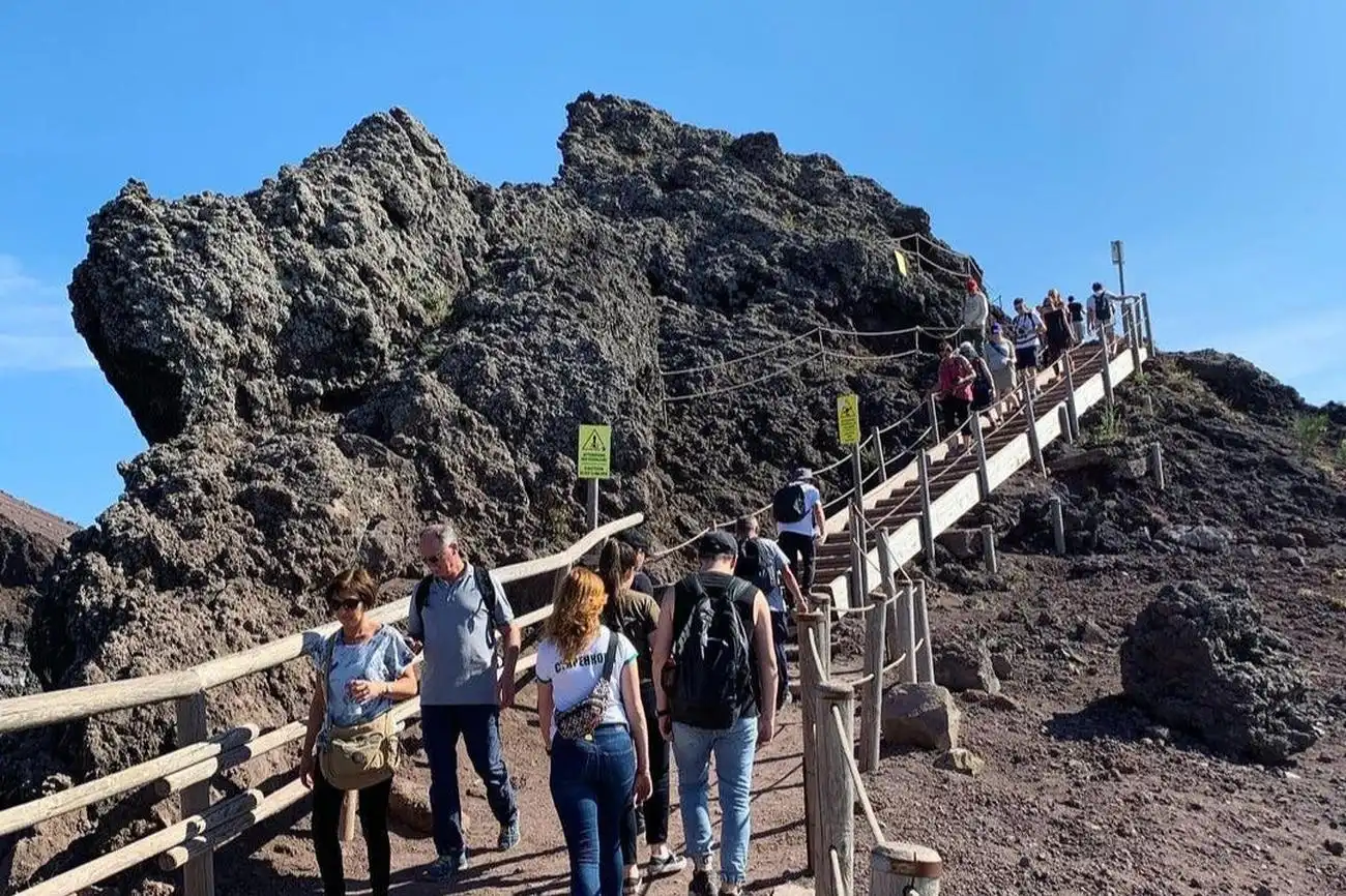 Pompeji, Herculanuem & Vesuv: Skip The Line Tickets + Hin- und Rückfahrt von Pompeji, Pompeji, Italien. Pompeji, Herculanuem & Vesuv: Skip The Line Tickets + Hin- und Rückfahrt von Pompeji, Pompeji, Italien.