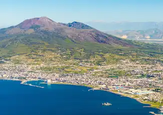 Der Vesuv: Hin- und Rückfahrt ab Pompei, Pompeji, Italien. Der Vesuv: Hin- und Rückfahrt ab Pompei, Pompeji, Italien.