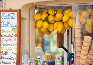 Amalfi, Positano, Sorrento und Ravello: Tagesausflug von Pompei, Neapel, Italien. Amalfi, Positano, Sorrento und Ravello: Tagesausflug von Pompei, Neapel, Italien.