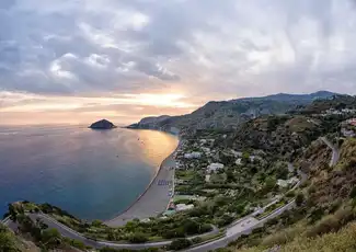 Ischia: Sant'Angelo und Maronti aus Neapel, Neapel, Italien. Ischia: Sant'Angelo und Maronti aus Neapel, Neapel, Italien.