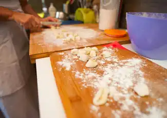 Neapel: Pasta- und Tiramisu-Kurs in kleiner Gruppe mit 4-Gänge-Menü, Neapel, Italien. Neapel: Pasta- und Tiramisu-Kurs in kleiner Gruppe mit 4-Gänge-Menü, Neapel, Italien.