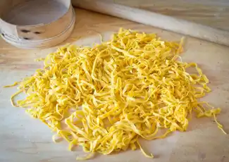 Neapel: Pasta- und Tiramisu-Kurs in kleiner Gruppe mit 4-Gänge-Menü, Neapel, Italien. Neapel: Pasta- und Tiramisu-Kurs in kleiner Gruppe mit 4-Gänge-Menü, Neapel, Italien.