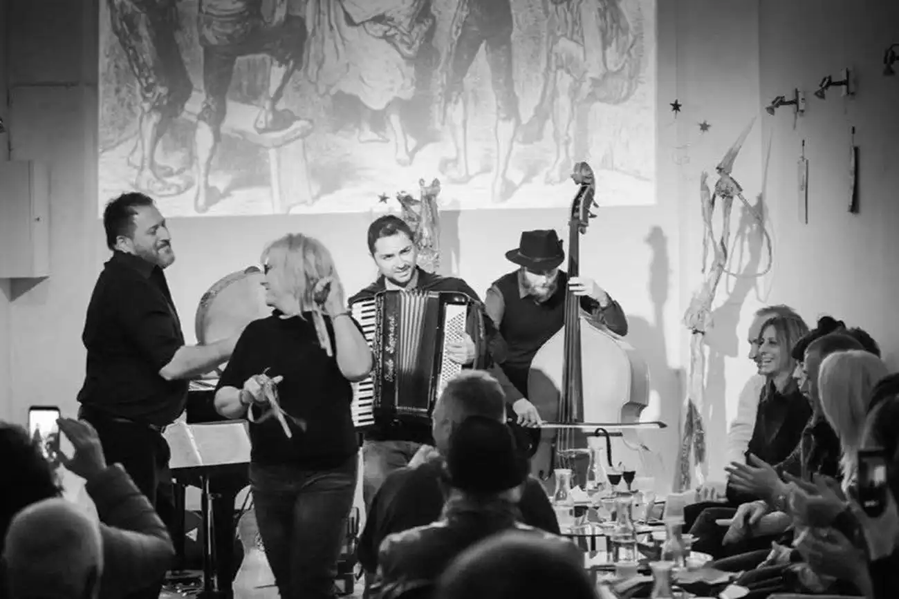 Neapel: Konzert mit traditioneller neapolitanischer Musik, Neapel, Italien. Neapel: Konzert mit traditioneller neapolitanischer Musik, Neapel, Italien.