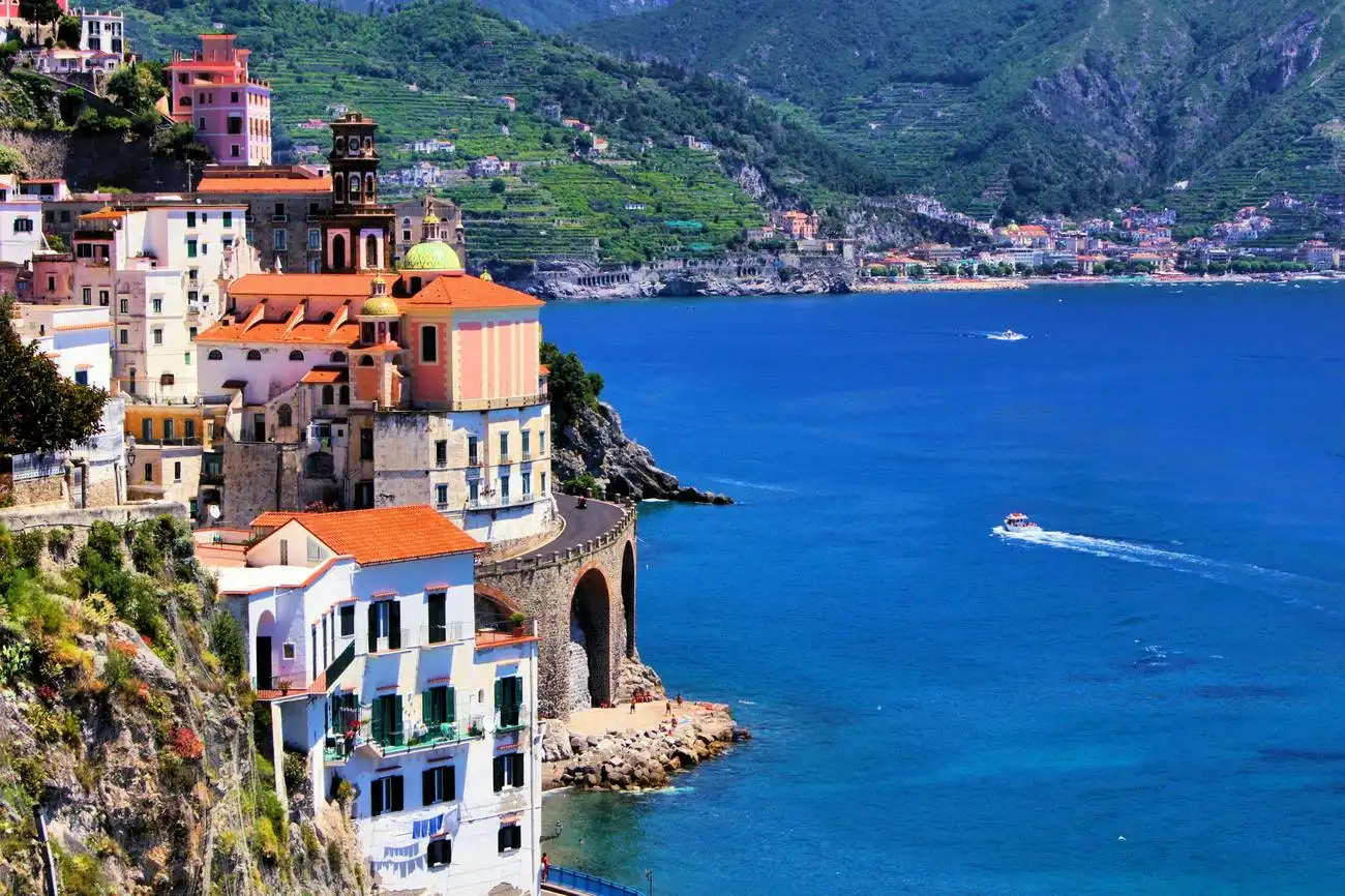 Pompeji, Amalfiküste & Positano: Tagesausflug von Rom aus, Rom, Italien. Pompeji, Amalfiküste & Positano: Tagesausflug von Rom aus, Rom, Italien.