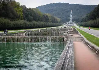 Königspalast von Caserta: Priorisierter Eintritt + Hin- und Rückfahrt ab Neapel, Caserta, Italien. Königspalast von Caserta: Priorisierter Eintritt + Hin- und Rückfahrt ab Neapel, Caserta, Italien.