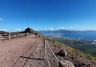 Vesuv: Eintritt ohne Anstehen + Führung + Hin- und Rückfahrt von Pompeji, Ercolano, Italien. Vesuv: Eintritt ohne Anstehen + Führung + Hin- und Rückfahrt von Pompeji, Ercolano, Italien.