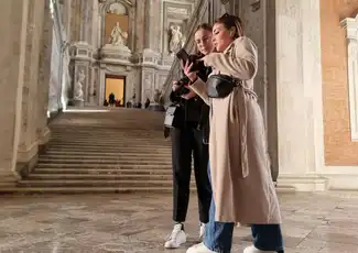 Königlicher Palast von Caserta: Eintrittskarte + Audio Guide + Hin- und Rückfahrt mit dem Zug von Rom, Caserta, Italien. Königlicher Palast von Caserta: Eintrittskarte + Audio Guide + Hin- und Rückfahrt mit dem Zug von Rom, Caserta, Italien.