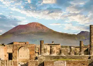 Sorrent: Zugtransfer von/nach Pompeji, Pompeji, Italien. Sorrent: Zugtransfer von/nach Pompeji, Pompeji, Italien.