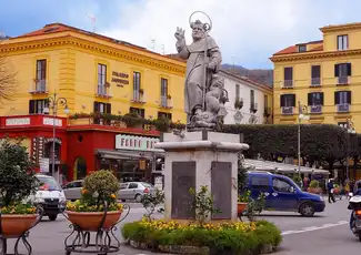 Capri und Sorrent: Tagesausflug von Neapel, Neapel, Italien. Capri und Sorrent: Tagesausflug von Neapel, Neapel, Italien.