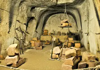 Napoli Sotterranea: In der Unterwelt Neapels: Eintritt ohne Anstehen + Führung, Neapel, Italien. Napoli Sotterranea: In der Unterwelt Neapels: Eintritt ohne Anstehen + Führung, Neapel, Italien.