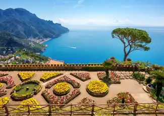 Amalfi, Positano, Sorrento und Ravello: Tagesausflug von Pompei, Neapel, Italien. Amalfi, Positano, Sorrento und Ravello: Tagesausflug von Pompei, Neapel, Italien.