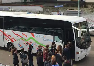Der Vesuv: Transport nur von Neapel mit Vesuvio Express, Ercolano, Italien. Der Vesuv: Transport nur von Neapel mit Vesuvio Express, Ercolano, Italien.