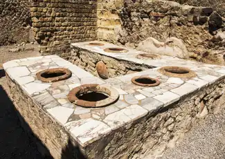 Pompeji, Amalfi und Ravello: Tagesausflug von Neapel aus, Neapel, Italien. Pompeji, Amalfi und Ravello: Tagesausflug von Neapel aus, Neapel, Italien.