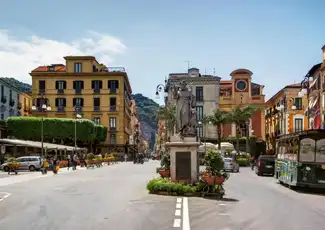 Pompeji, Positano und Sorrent: Tagesausflug von Neapel, Neapel, Italien. Pompeji, Positano und Sorrent: Tagesausflug von Neapel, Neapel, Italien.