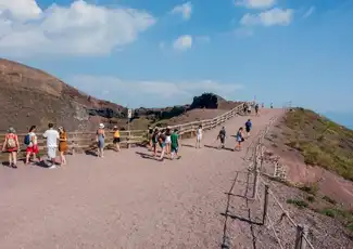 Der Vesuv: Transport nur von Neapel mit Vesuvio Express, Ercolano, Italien. Der Vesuv: Transport nur von Neapel mit Vesuvio Express, Ercolano, Italien.