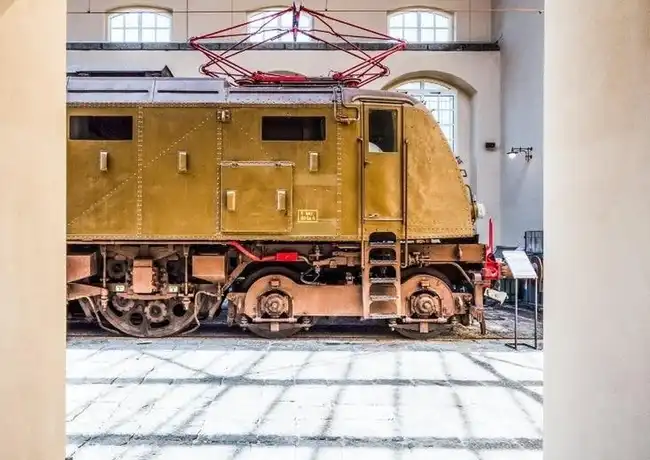Eisenbahnmuseum Pietrarsa: Transport von Neapel + Eintrittskarte + geführte Tour, Portici, Italien. Eisenbahnmuseum Pietrarsa: Transport von Neapel + Eintrittskarte + geführte Tour, Portici, Italien.