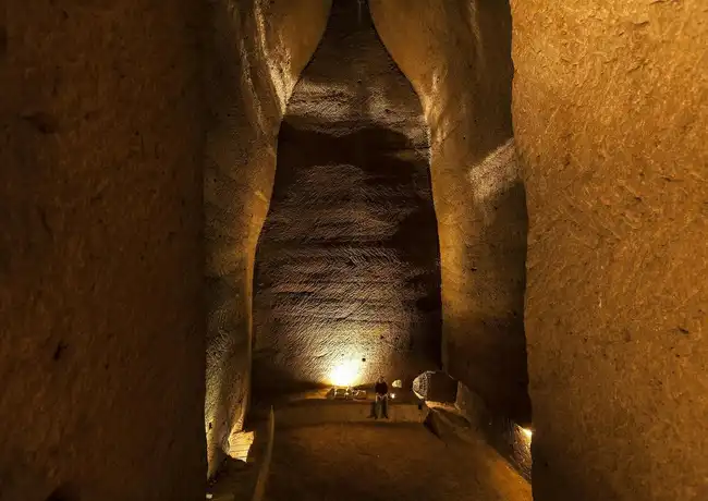 Galleria Borbonica: Führung, Neapel, Italien. Galleria Borbonica: Führung, Neapel, Italien.