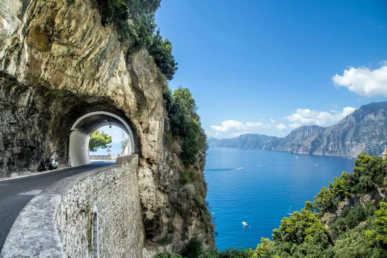 Amalfi, Positano, Sorrento und Ravello: Tagesausflug von Pompei, Neapel, Italien. Amalfi, Positano, Sorrento und Ravello: Tagesausflug von Pompei, Neapel, Italien.