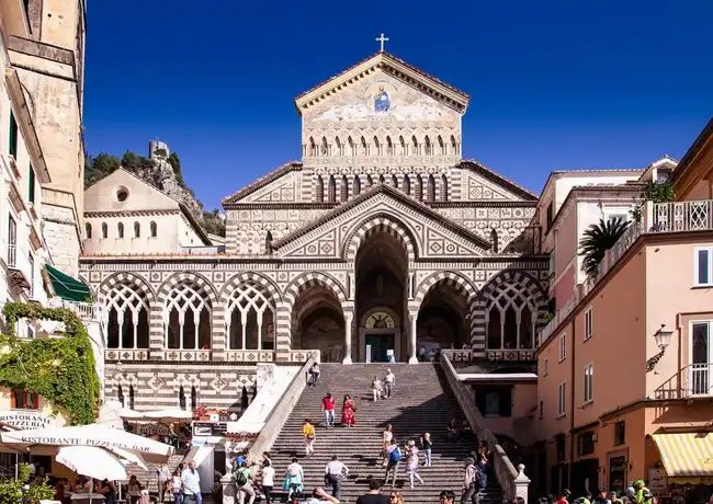 Amalfi, Sorrento y Positano: Excursión de un día en grupo reducido desde Nápoles, Nápoles, Italia.