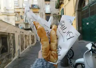 Neapel: Pizza-Verkostung + Stadtrundgang im Zentrum, Neapel, Italien. Neapel: Pizza-Verkostung + Stadtrundgang im Zentrum, Neapel, Italien.