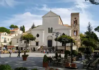 Sorrent und die Amalfiküste: Tagesausflug von Neapel aus, Neapel, Italien. Sorrent und die Amalfiküste: Tagesausflug von Neapel aus, Neapel, Italien.