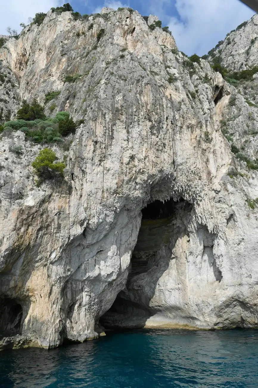 Capri Bootsausflug: Von Küste bis Küste, Capri, Italien. Capri Bootsausflug: Von Küste bis Küste, Capri, Italien.
