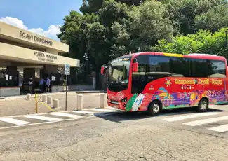 Nur Transport: Hin- und Rückfahrt mit dem Shuttle-Bus von Neapel nach Pompeji, Pompeji, Italien. Nur Transport: Hin- und Rückfahrt mit dem Shuttle-Bus von Neapel nach Pompeji, Pompeji, Italien.