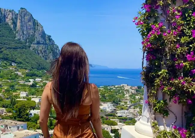 Insel Capri & Blaue Grotte: Geführte Tour in kleiner Gruppe + Hin- und Rückfahrt ab Neapel, Neapel, Italien. Insel Capri & Blaue Grotte: Geführte Tour in kleiner Gruppe + Hin- und Rückfahrt ab Neapel, Neapel, Italien.