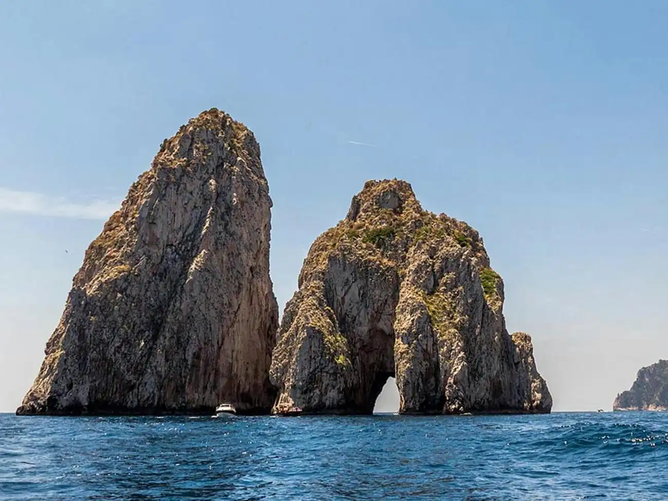 Capri Bootsausflug: Von Küste bis Küste, Capri, Italien. Capri Bootsausflug: Von Küste bis Küste, Capri, Italien.