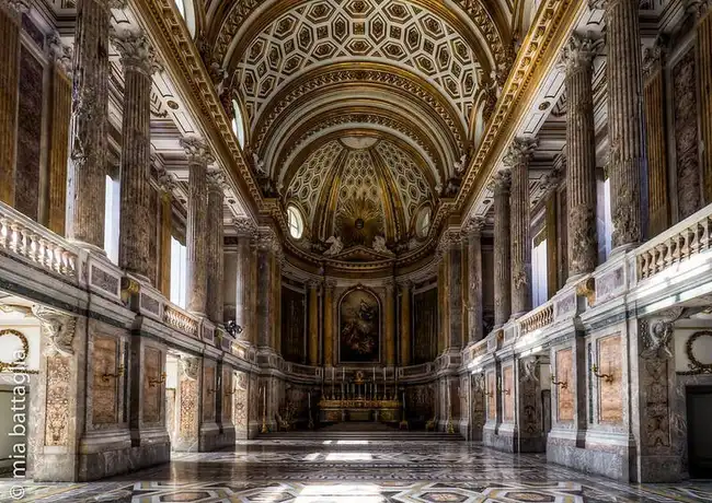 Königspalast von Caserta: Priorisierter Eintritt + Hin- und Rückfahrt ab Neapel, Caserta, Italien. Königspalast von Caserta: Priorisierter Eintritt + Hin- und Rückfahrt ab Neapel, Caserta, Italien.