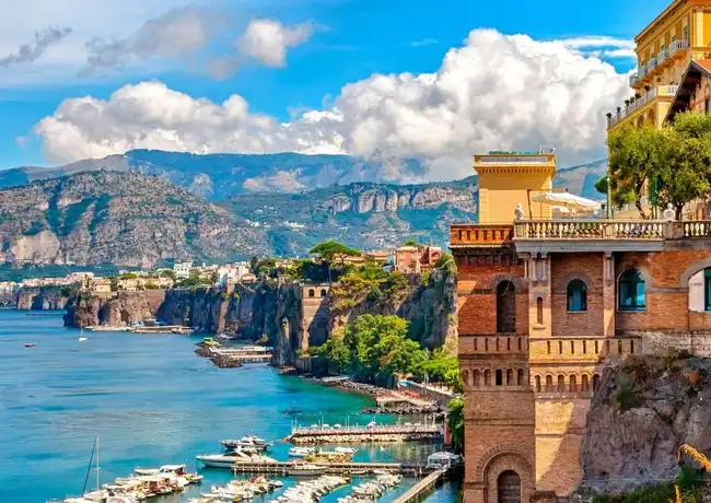 Capri und Sorrent: Tagesausflug von Neapel, Neapel, Italien. Capri und Sorrent: Tagesausflug von Neapel, Neapel, Italien.