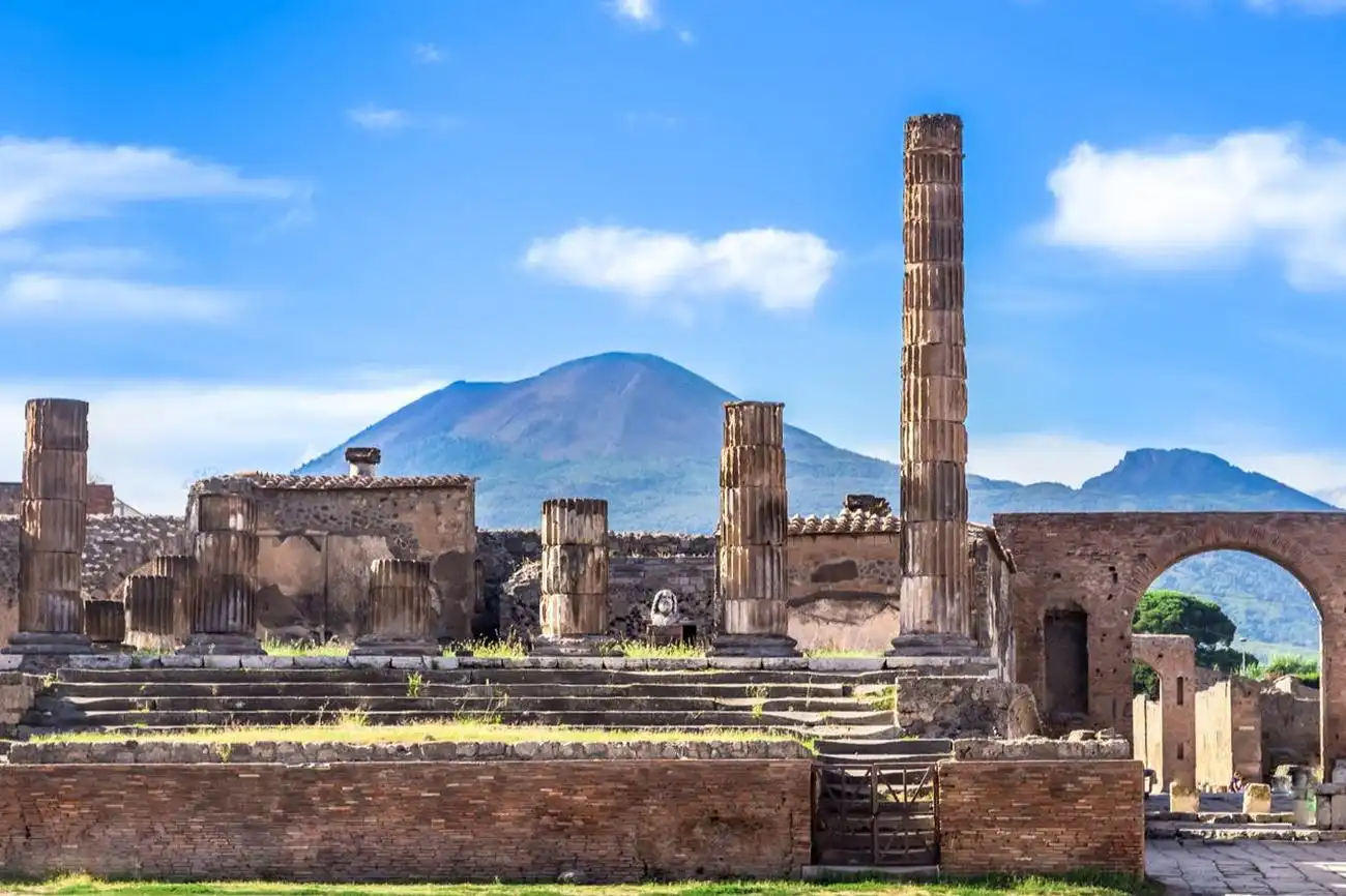 Pompeji, Herculanuem & Vesuv: Skip The Line Tickets + Hin- und Rückfahrt von Neapel, Neapel, Italien. Pompeji, Herculanuem & Vesuv: Skip The Line Tickets + Hin- und Rückfahrt von Neapel, Neapel, Italien.