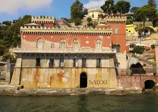 Neapel: Castel dell'Ovo Bootstour, Neapel, Italien. Neapel: Castel dell'Ovo Bootstour, Neapel, Italien.