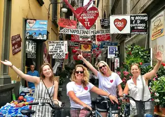 Fahrradtour: Highlights von Neapel, Neapel, Italien. Fahrradtour: Highlights von Neapel, Neapel, Italien.