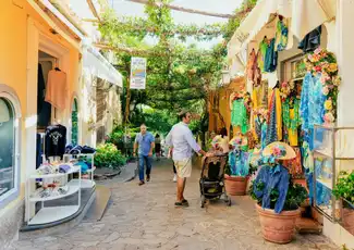 Amalfi, Sorrent & Positano: Tour für kleine Gruppen ab Neapel, Neapel, Italien. Amalfi, Sorrent & Positano: Tour für kleine Gruppen ab Neapel, Neapel, Italien.