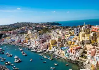 Insel Procida: Tagestour ab Neapel mit Mittagessen, Neapel, Italien. Insel Procida: Tagestour ab Neapel mit Mittagessen, Neapel, Italien.
