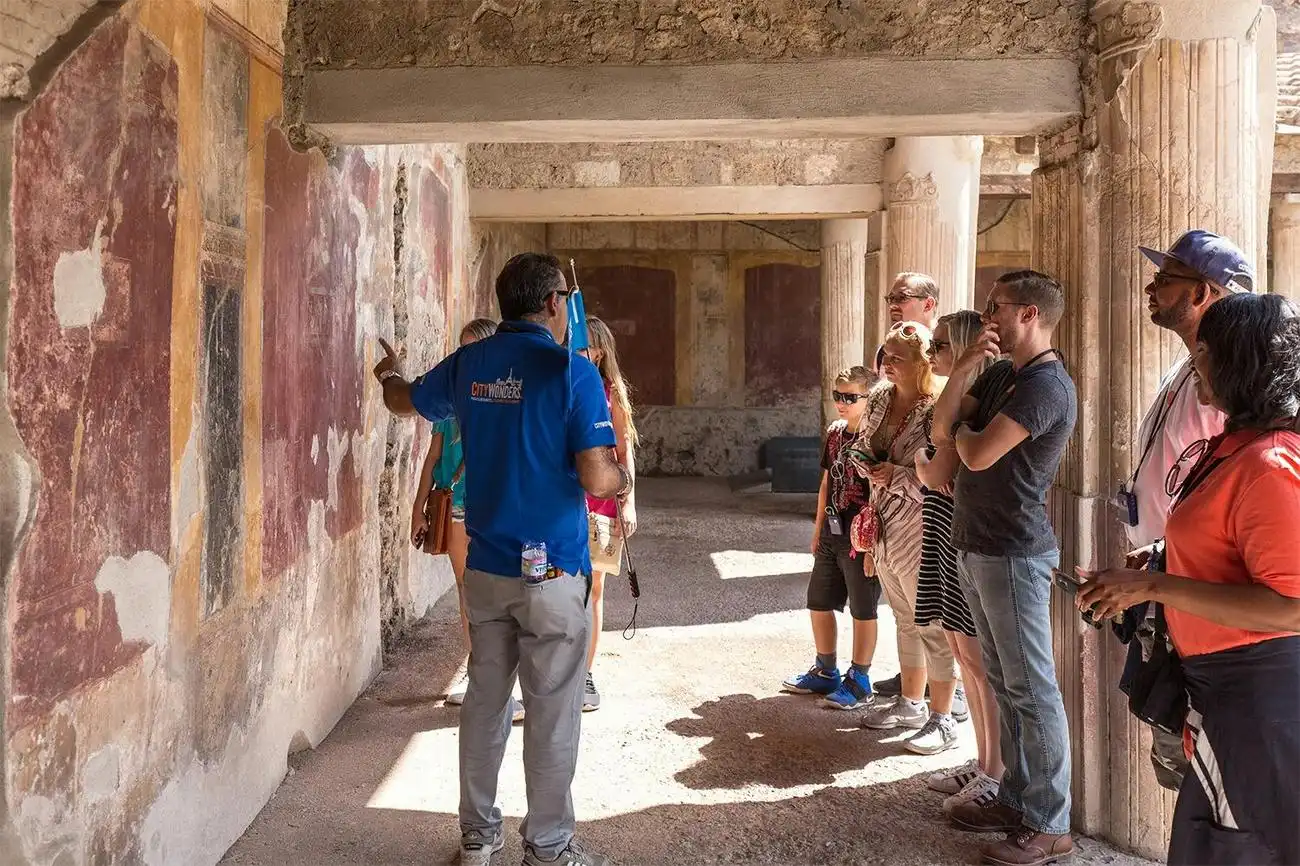 Pompeji, Amalfiküste und Sorrent: Tagesausflug von Rom aus, Rom, Italien. Pompeji, Amalfiküste und Sorrent: Tagesausflug von Rom aus, Rom, Italien.