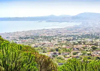 Vesuv: Eintrittskarte + Reiseführer, Ercolano, Italien. Vesuv: Eintrittskarte + Reiseführer, Ercolano, Italien.