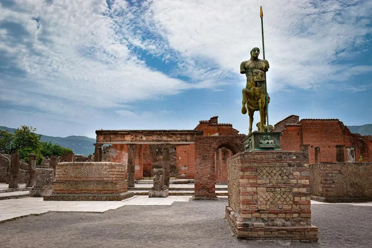 Sorrento und Pompeji: Tagesausflug von Neapel aus, Neapel, Italien.