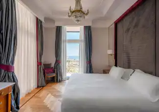 Napoli: Soggiorno di 2 notti in un esclusivo Grand Hotel, Napoli, Italia.