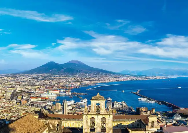 Der Vesuv: Transport nur von Neapel mit Vesuvio Express, Ercolano, Italien. Der Vesuv: Transport nur von Neapel mit Vesuvio Express, Ercolano, Italien.