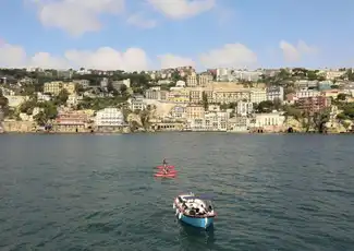 Neapel: Castel dell'Ovo Bootstour, Neapel, Italien. Neapel: Castel dell'Ovo Bootstour, Neapel, Italien.